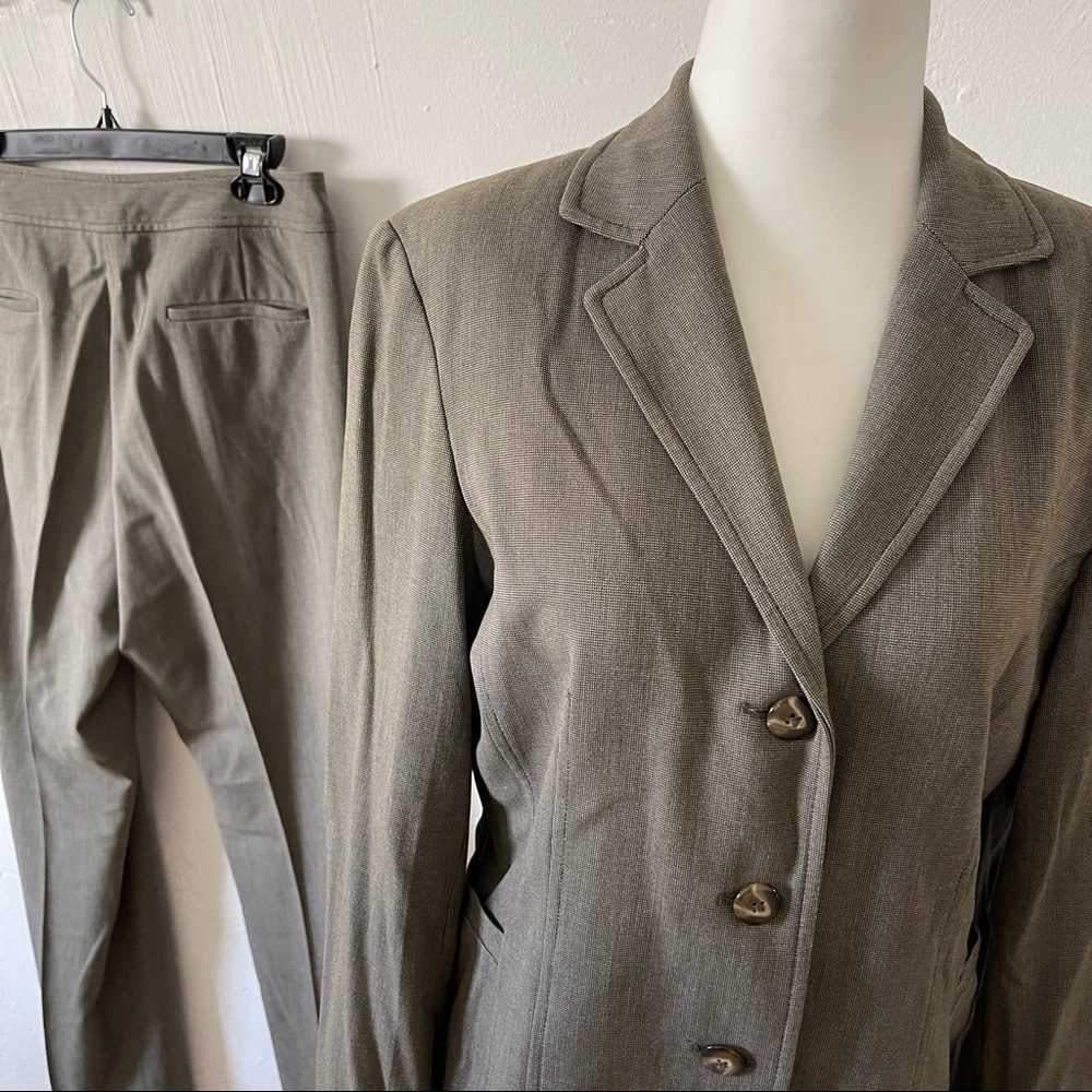 Rafaella 2 Piece Pant suit